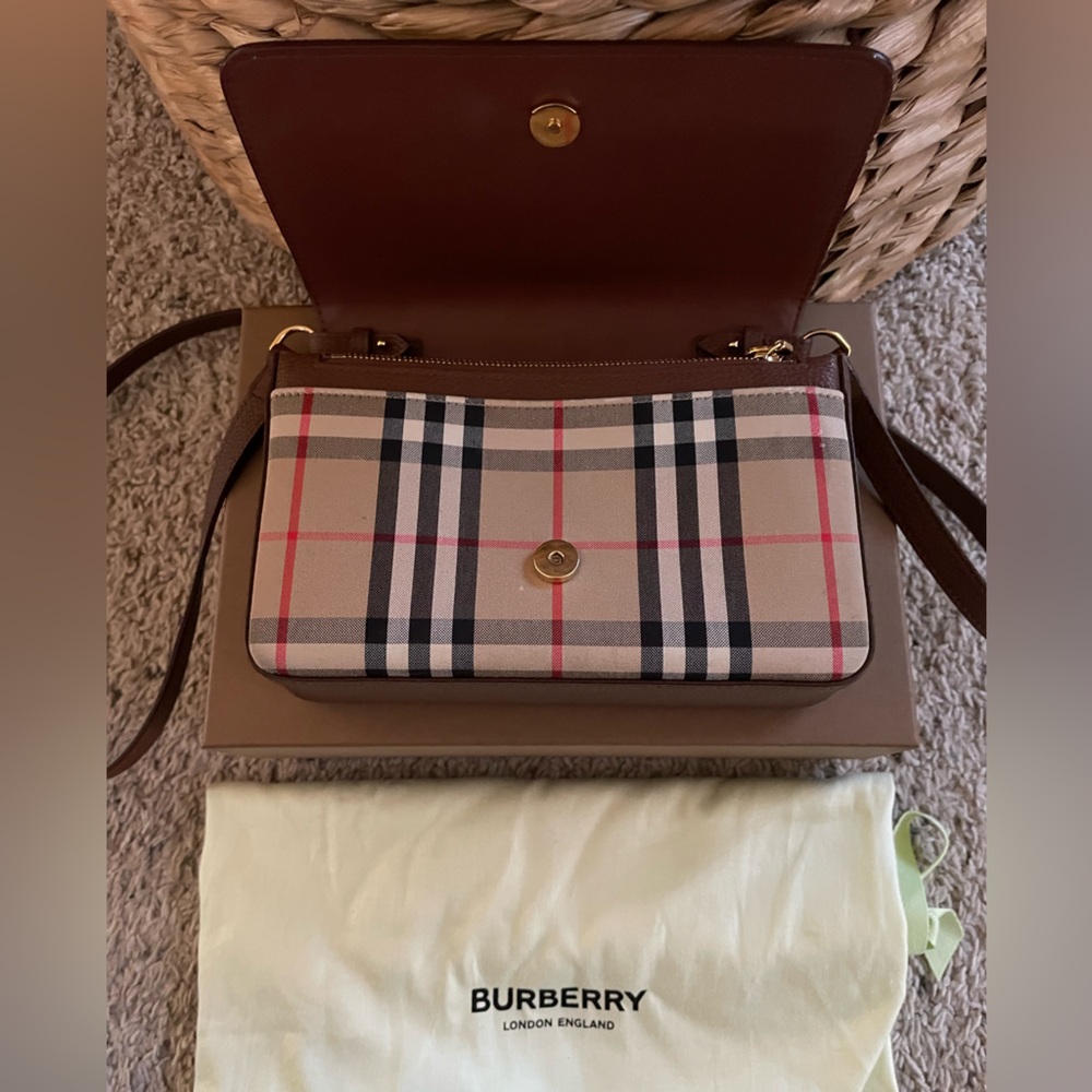 Burberry New Hampshire Crossbody - Picture 8 of 16
